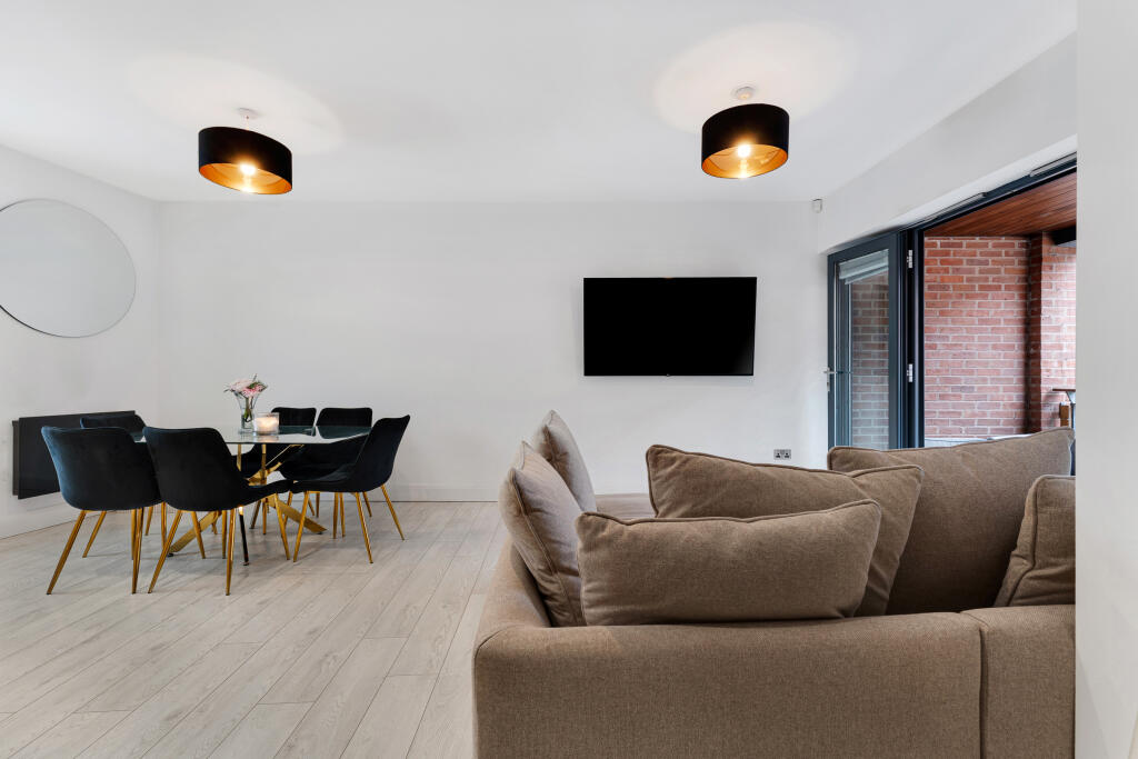 Apartment in Warrington - View 5