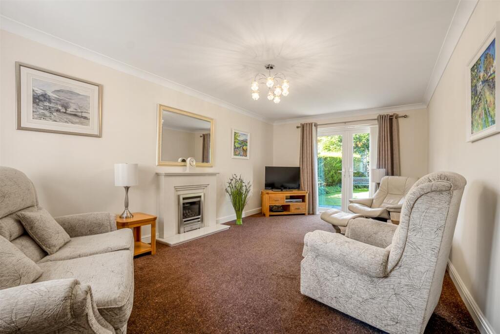 House in Bradford, Baildon - View 4