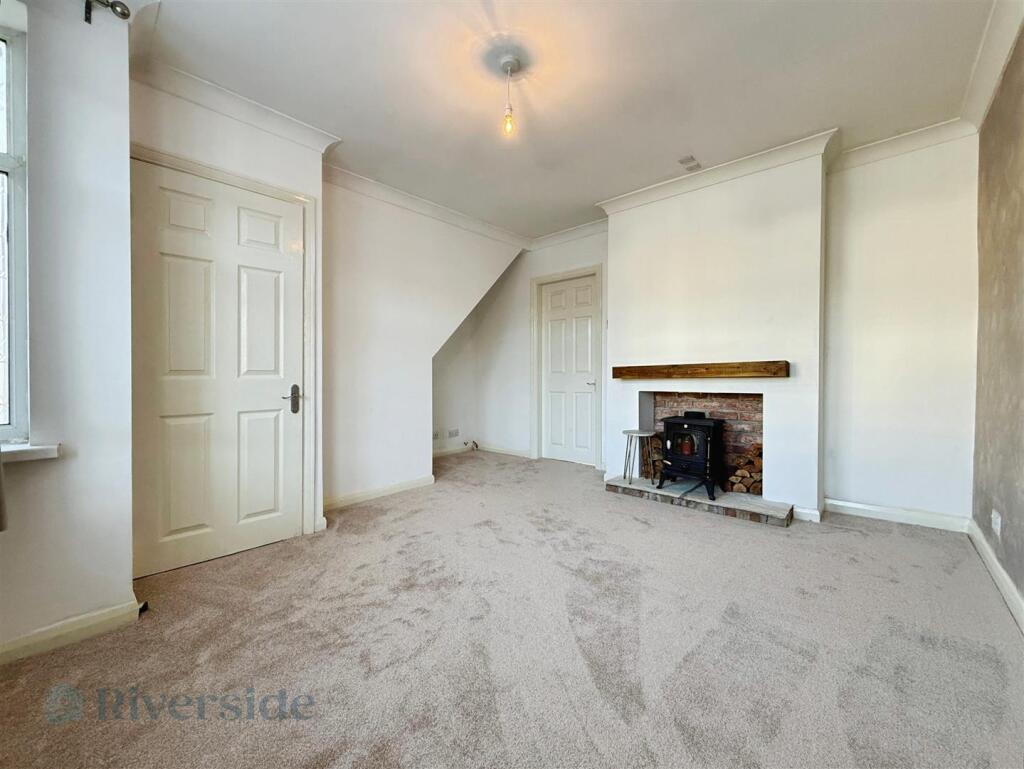 House in Hull - View 2