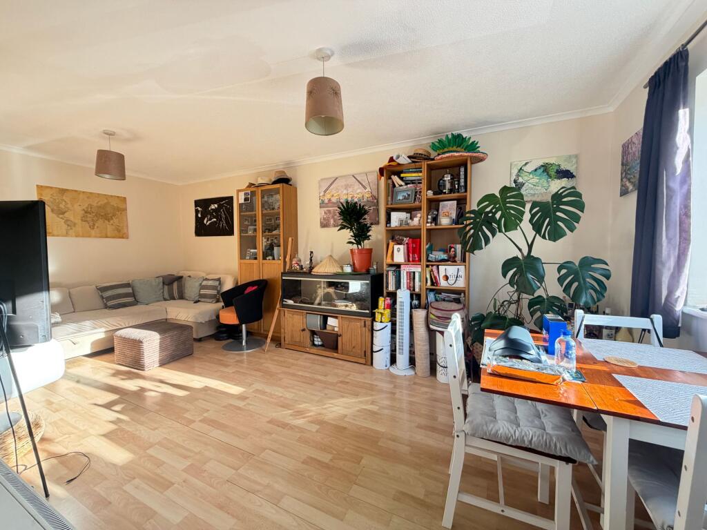 Apartment in Guildford - View 4