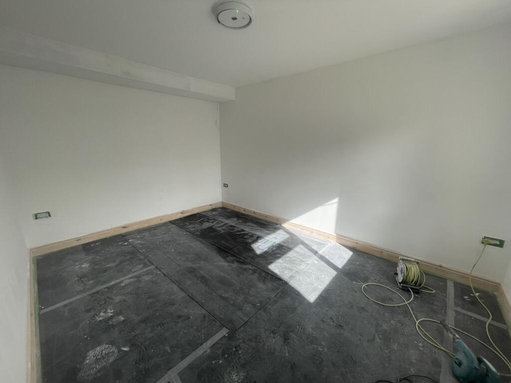 House in Slough - View 5
