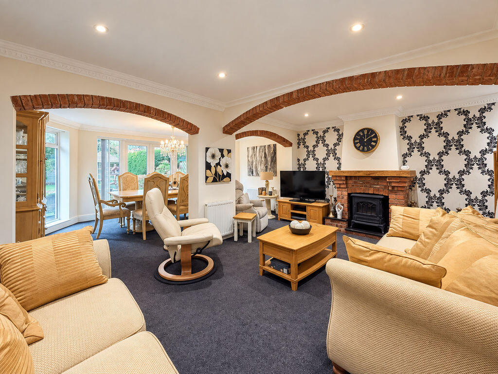 House in South Staffordshire, Great Wyrley - More