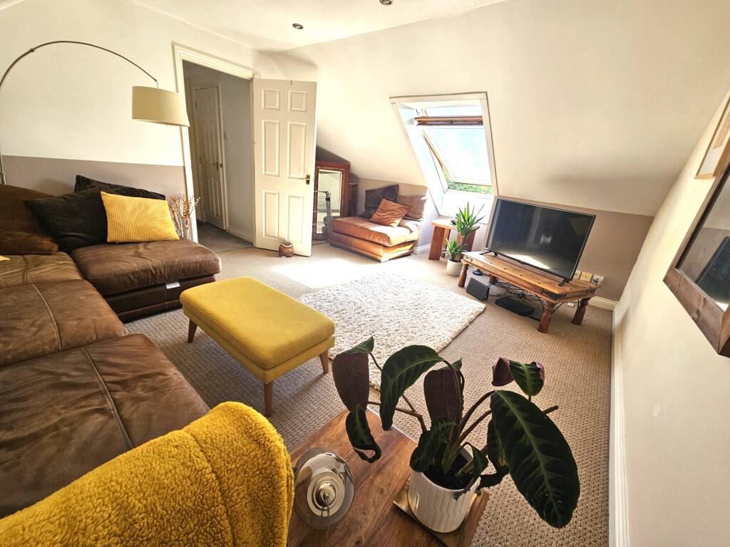 58 Outwood Road, Cheadle, SK8 photo 3