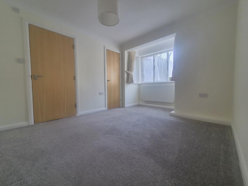 Apartment in Eastleigh, Hound - View 5