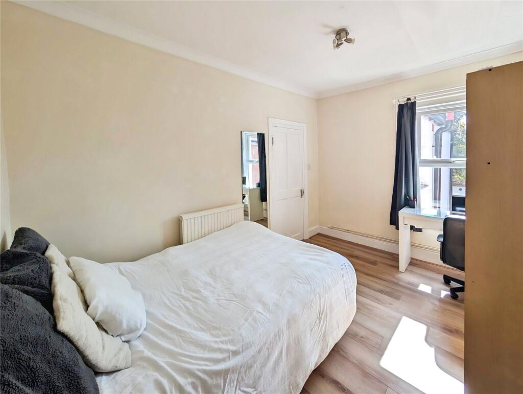 House in Portsmouth - View 5