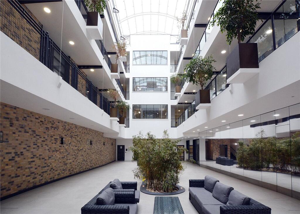 Apartment in London - View 5