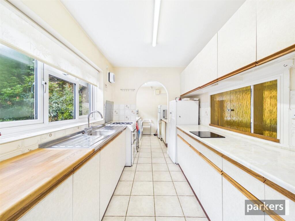 House in Finchampstead - More