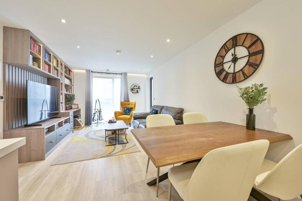 Main image of property: East Road, Colliers Wood, LONDON, SW19