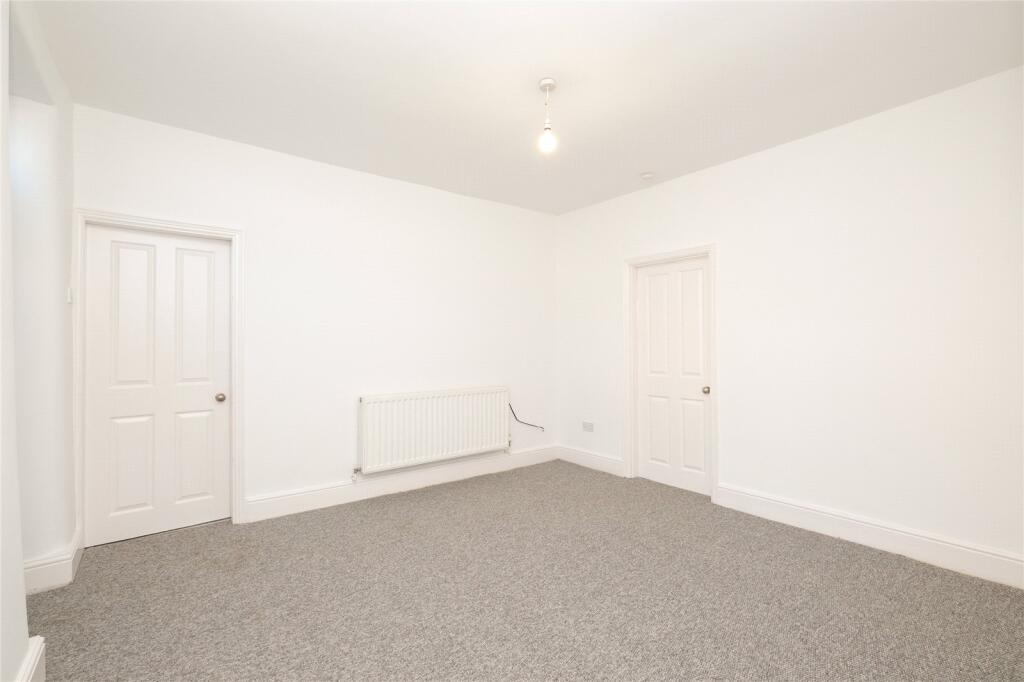 House in Leeds, Kippax - View 3