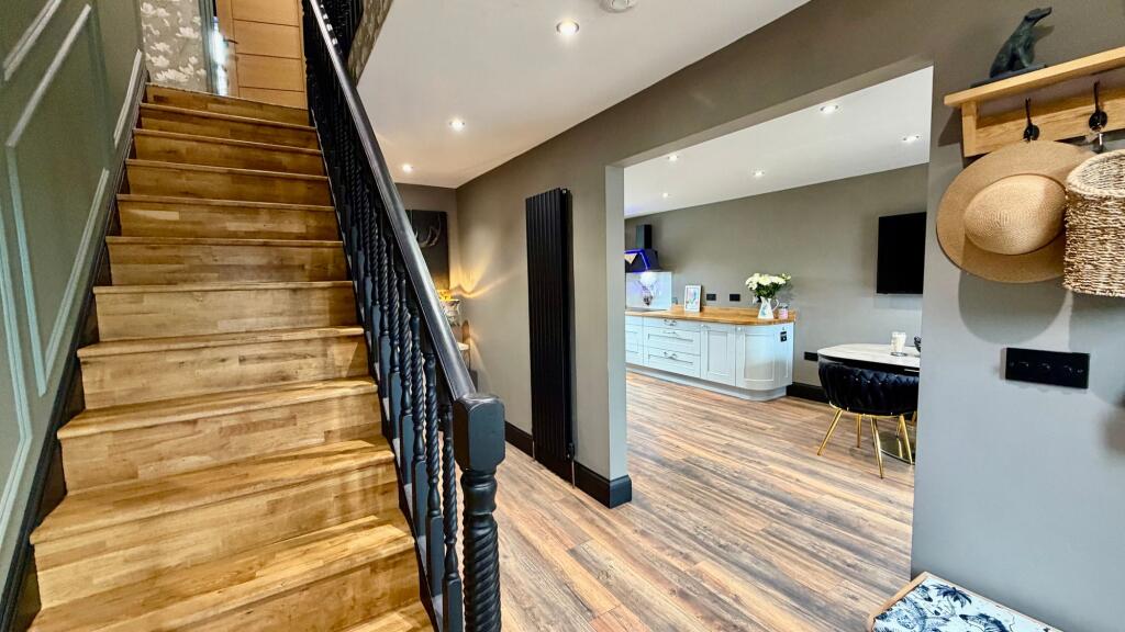 House in Grimsby, Healing - View 5