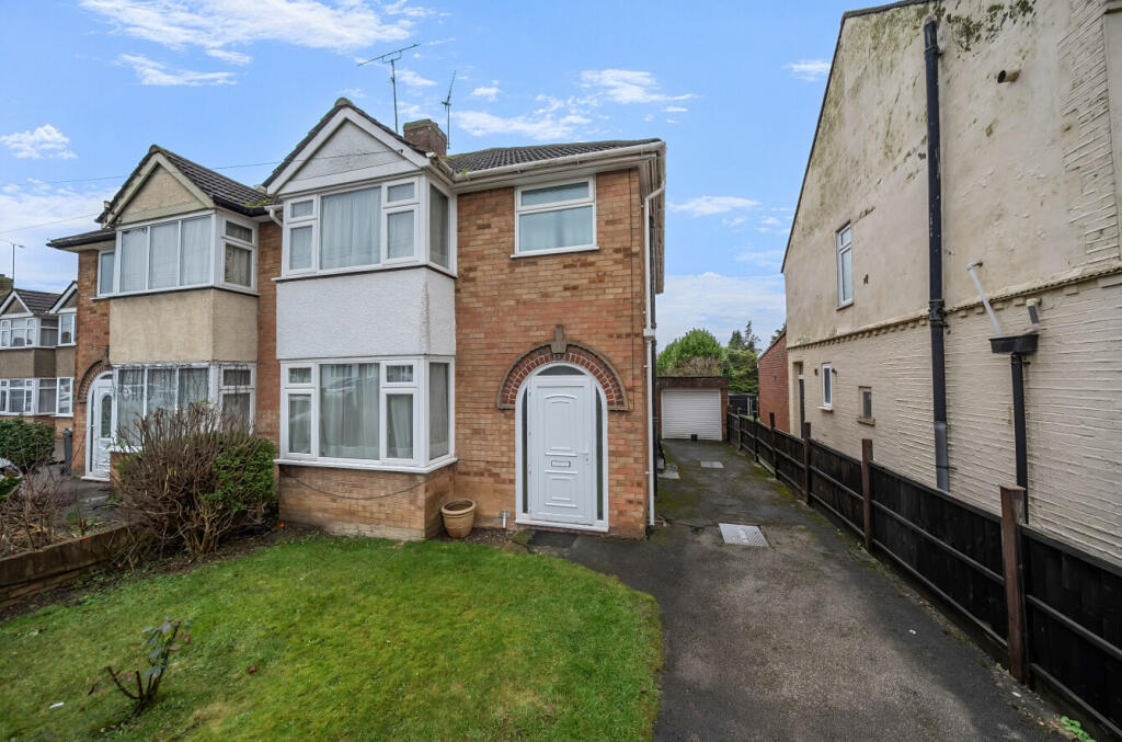 Main image of property: Shakespeare Road, Luton, Bedfordshire