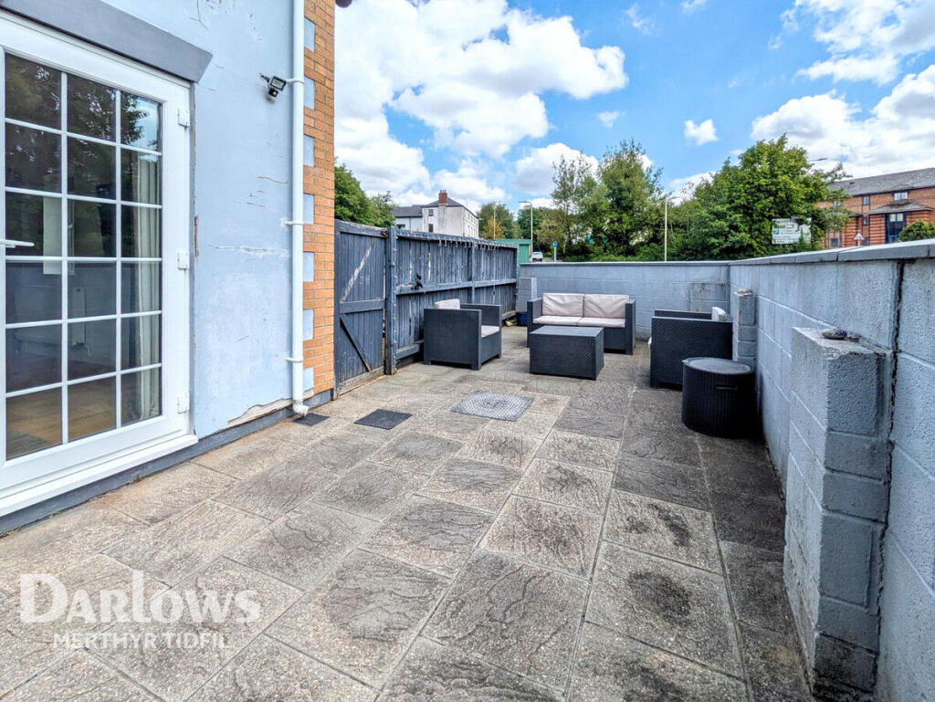4-bed detached on Quarry Row, Merthyr Tydfil, £270,000