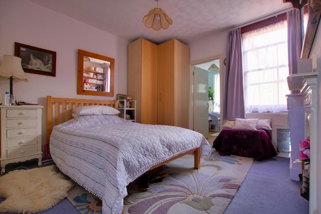 House in Southampton - More