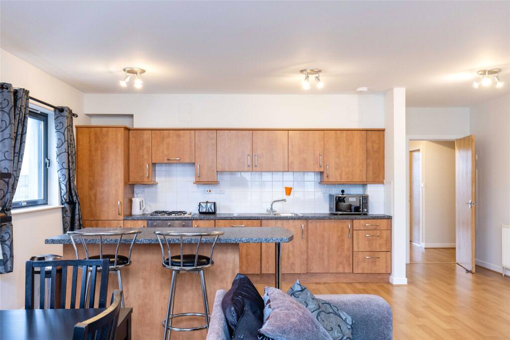 Apartment in Edinburgh - More