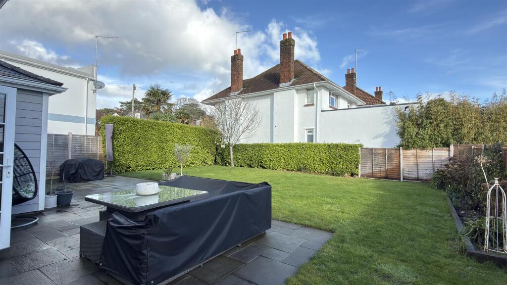 Additional image 19 of Sandbanks Road, Lilliput