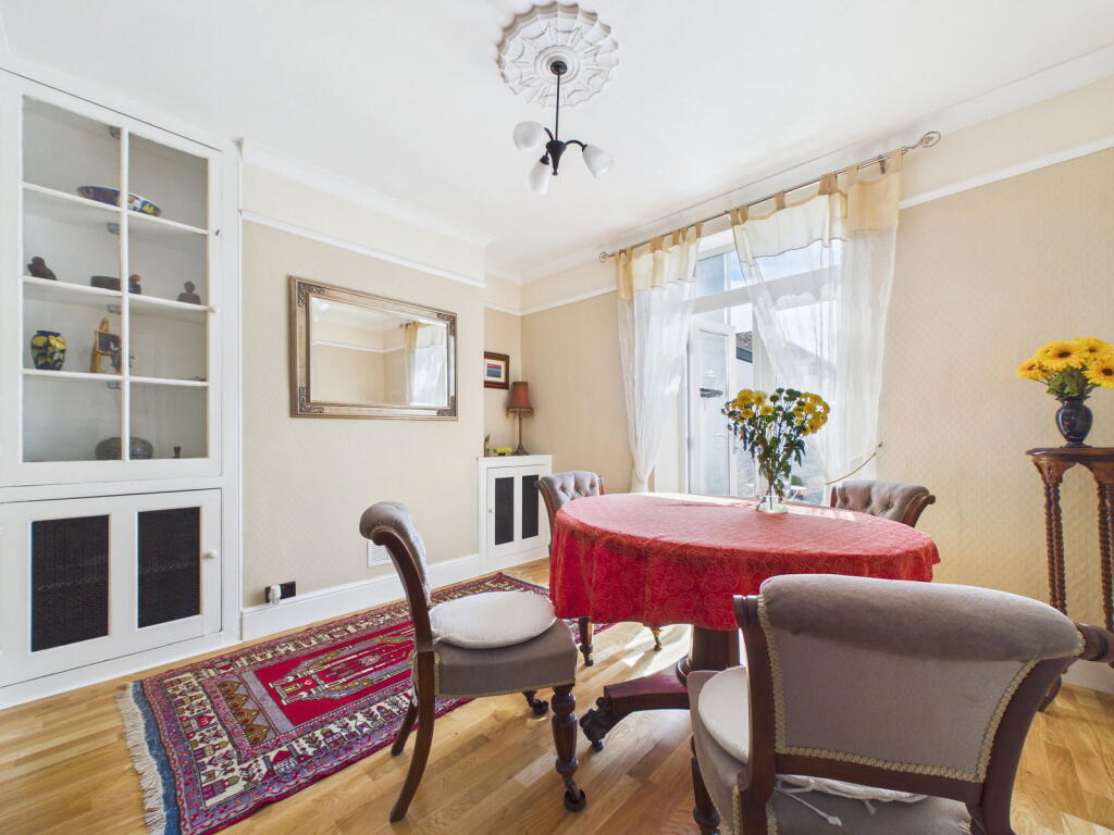 House in Paignton, Goodrington - More