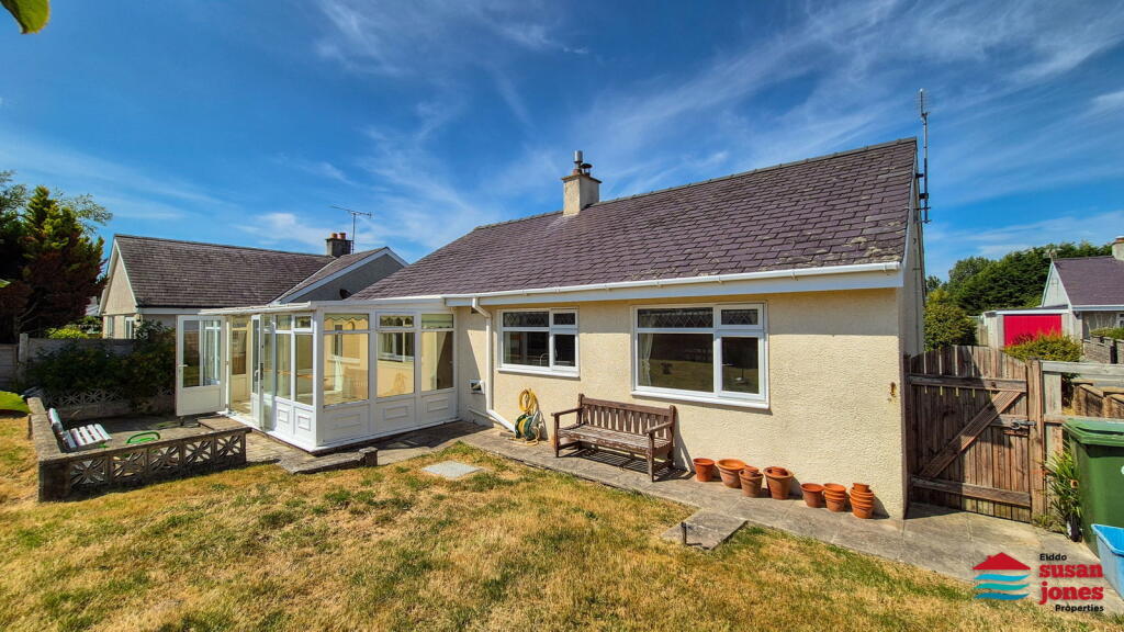 House in Llandudno - View 2