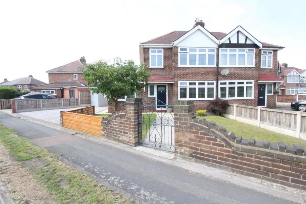 4-bed semi-detached on Smith Drive, Warrington, £290,000