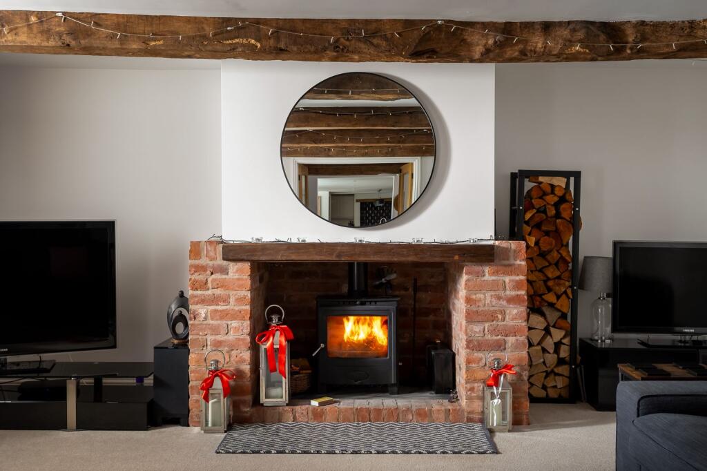 House in Gloucester - View 4