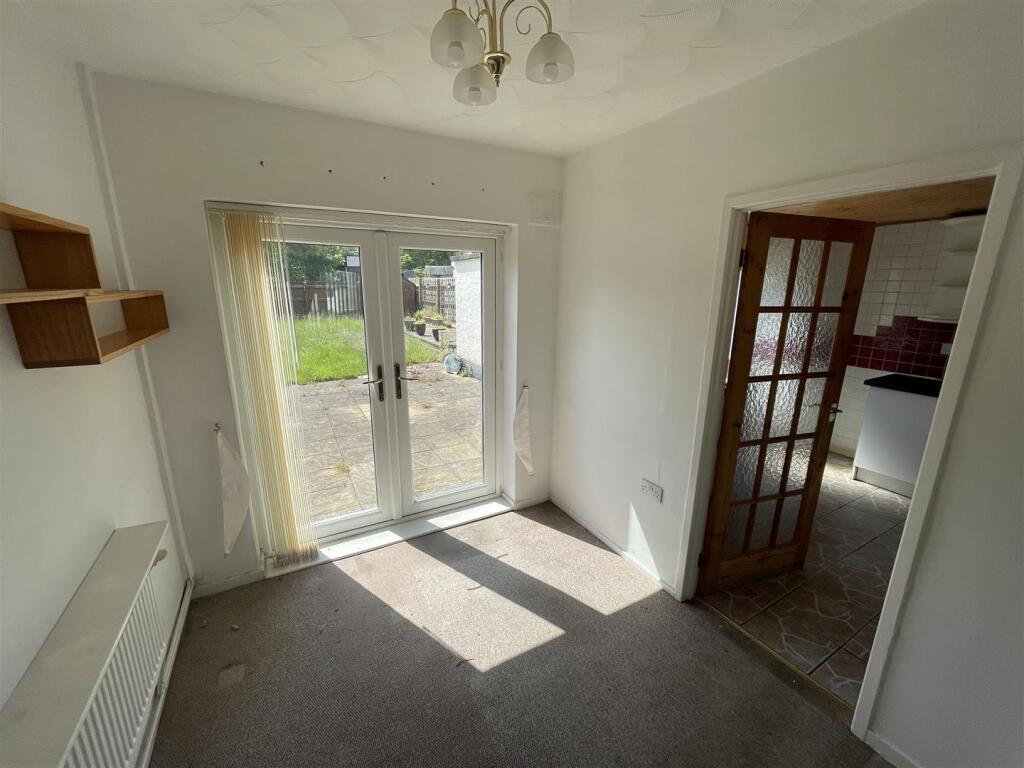 Ganneys Meadow Road, Wirral photo 4