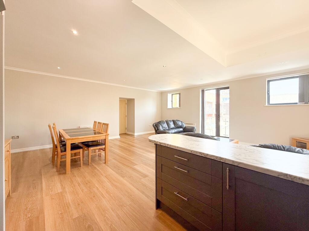 Apartment in Cardiff - View 5