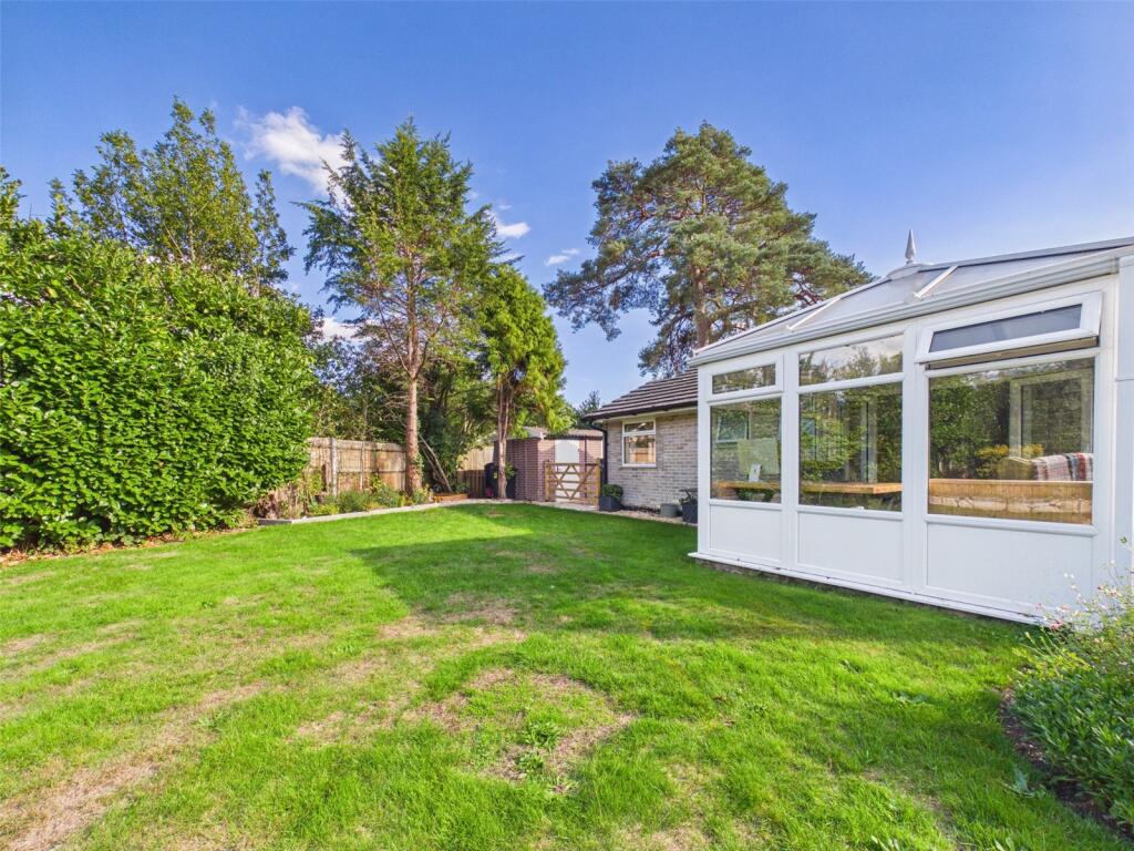 Wiltshire Road, Bransgore, Christchurch, Dorset, BH23 photo 2