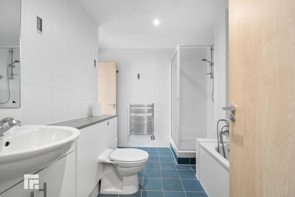 Apartment in Cardiff, Castle - View 5