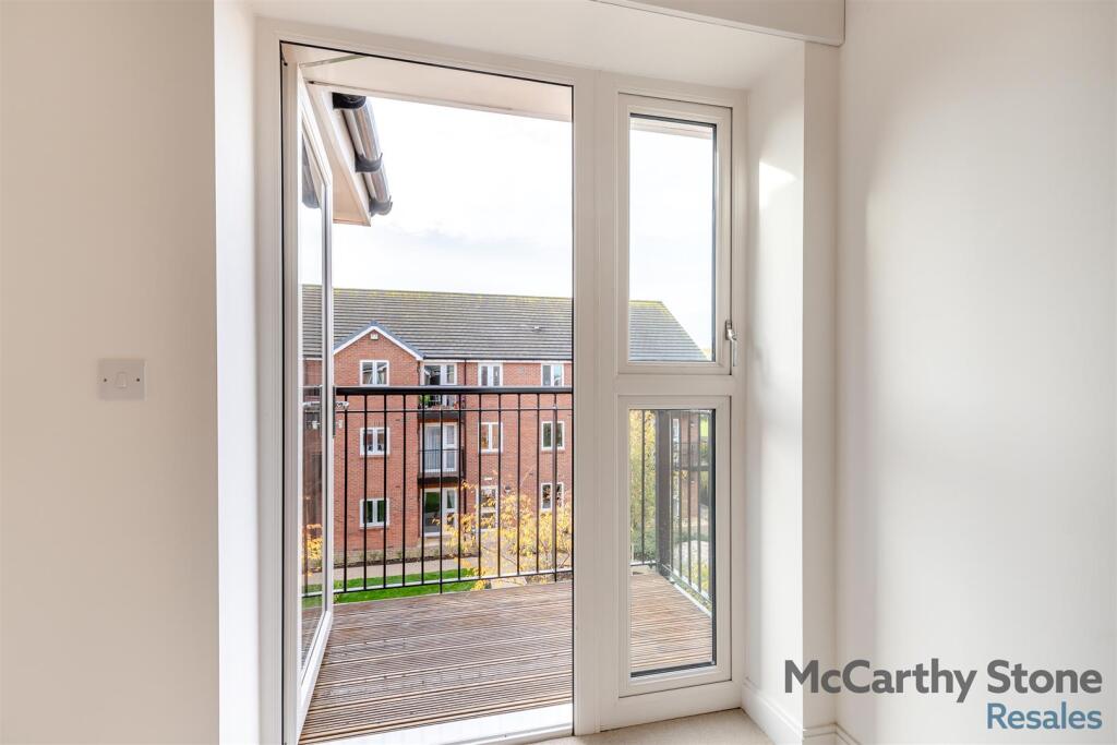Oakhill Place, High View, Bedford photo 4