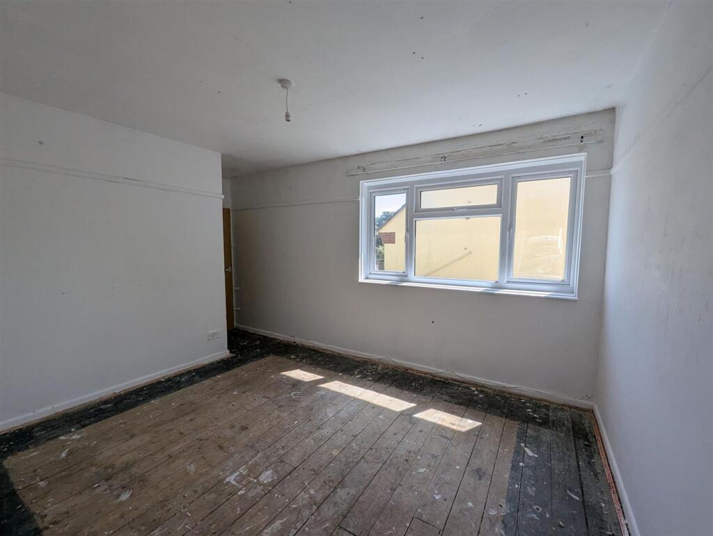 Apartment in Dorchester - View 3