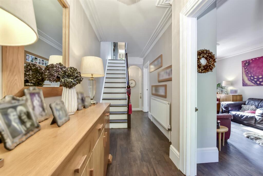 Kings Road, Berkhamsted - View 3