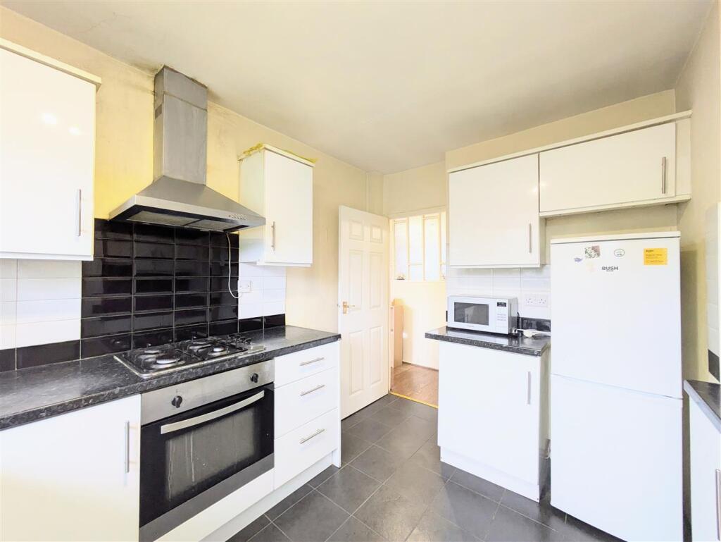 Apartment in London - More