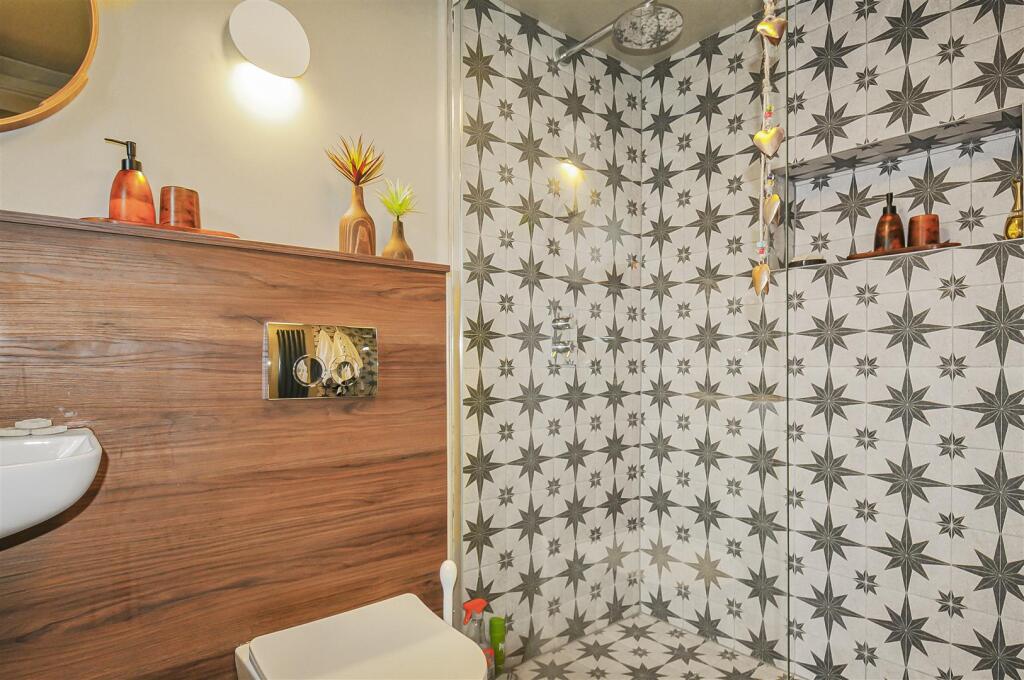 Additional image 10 of Fairway Close, Park Street, St. Albans