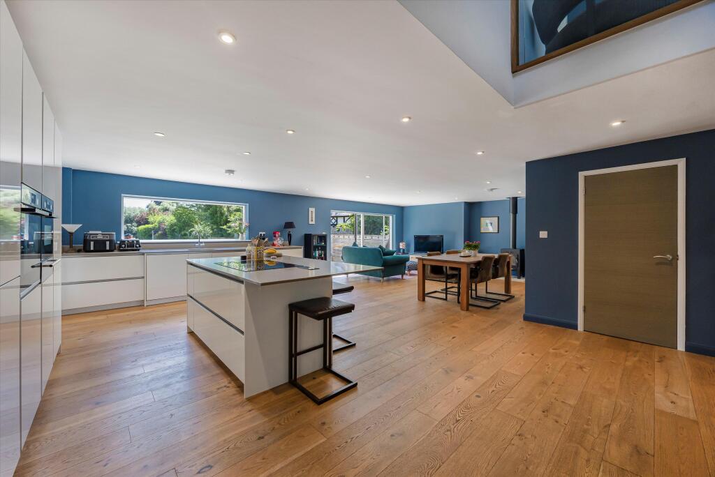 House in South Oxfordshire, Shiplake - More