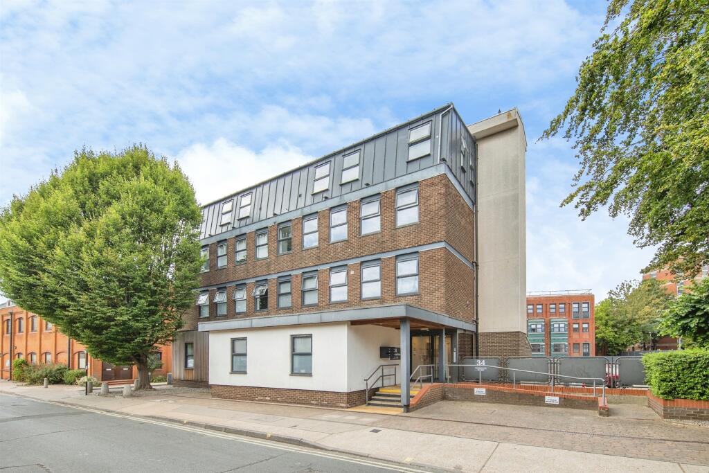 1-bed flat on Foundation Street, Ipswich, £105,000