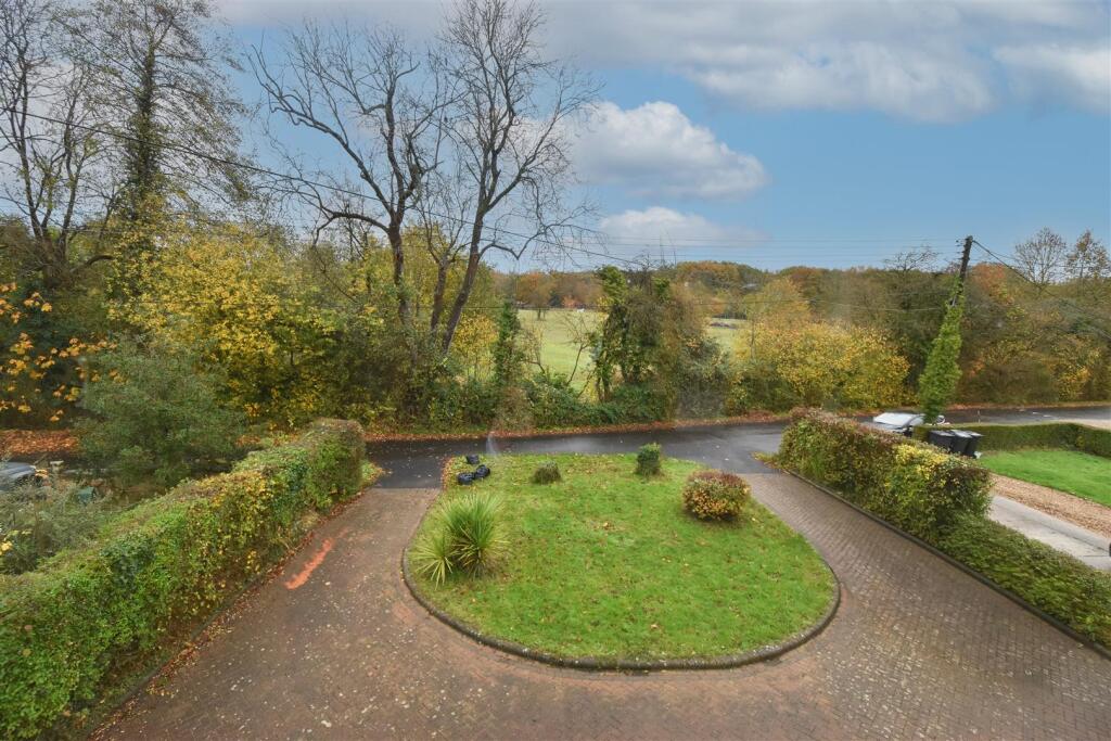 House in Brentwood, Doddinghurst - View 2