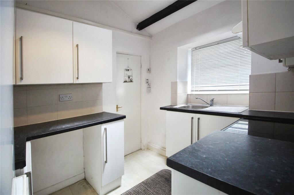 House in Plymouth, Stonehouse - View 2