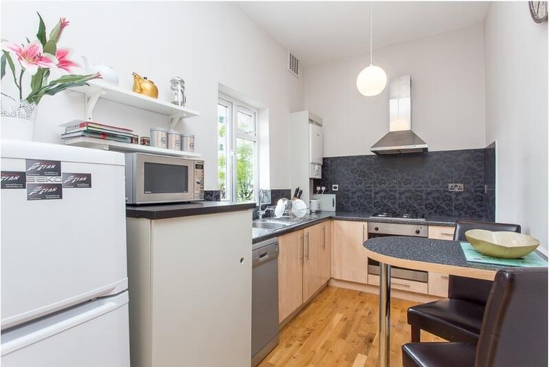 Apartment in London, Hammersmith - View 5
