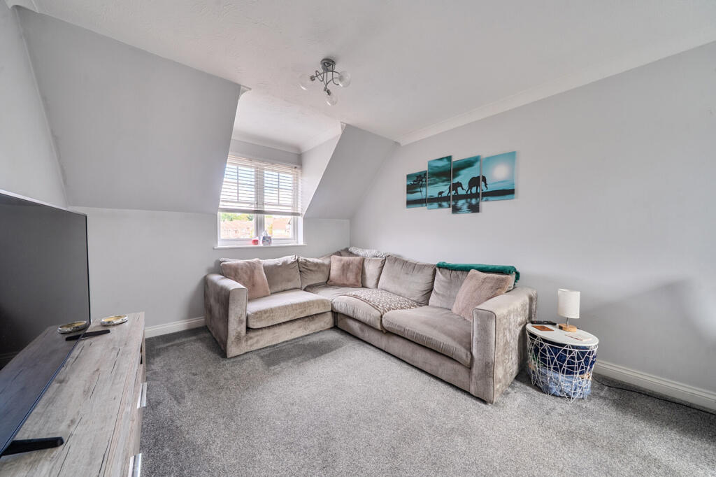 Apartment in Reading - View 2