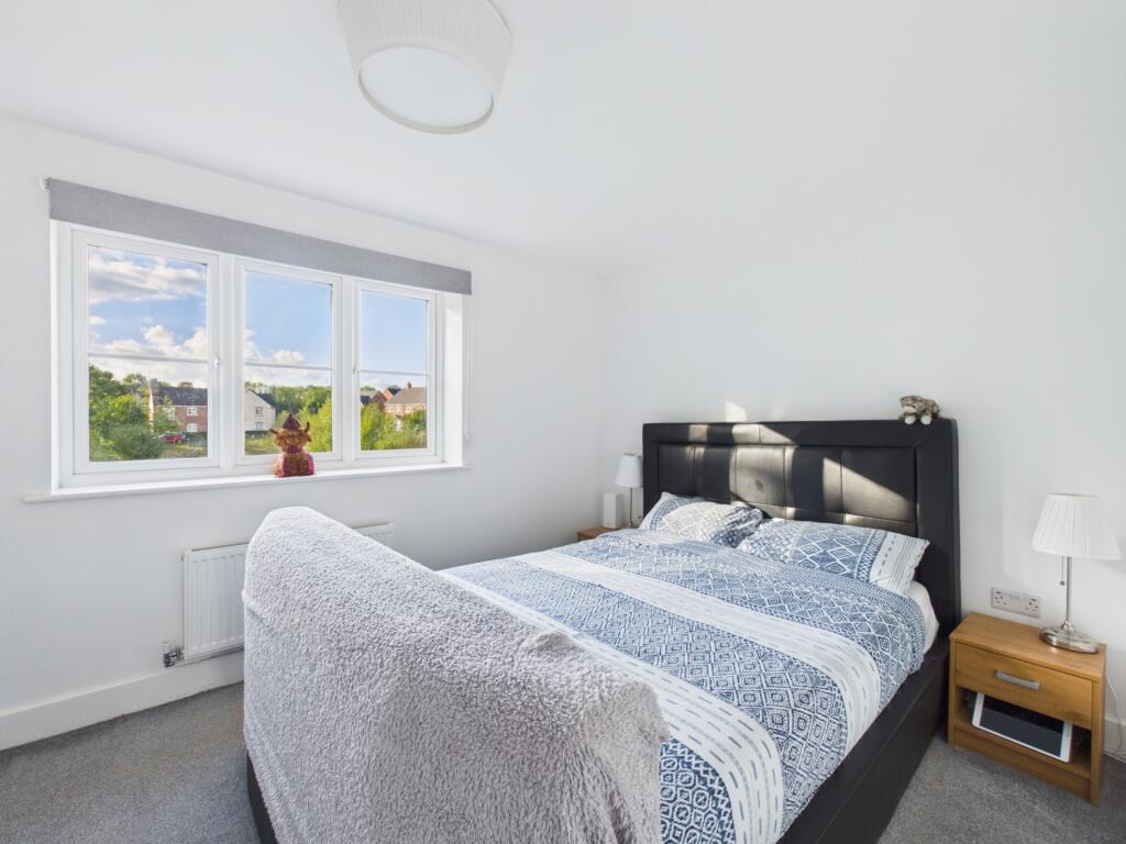 House in Long Buckby, West Northamptonshire - View 4