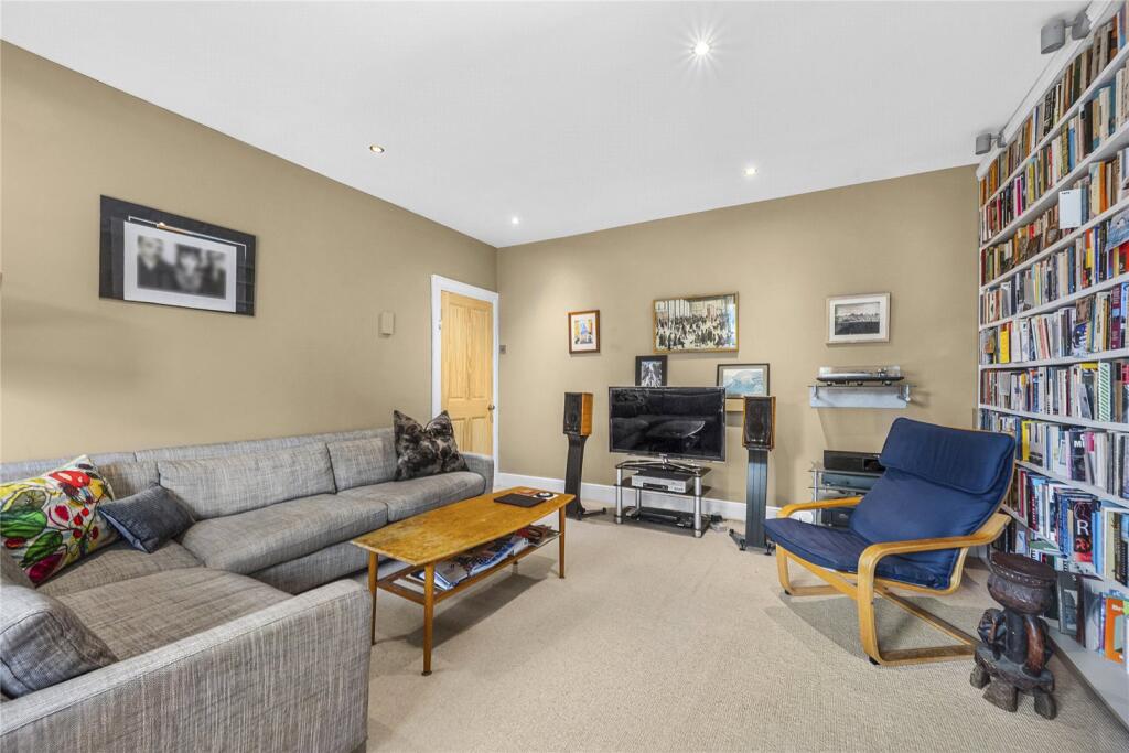 Apartment in London - View 2