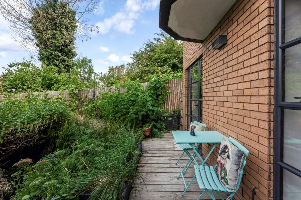 House in London - View 4
