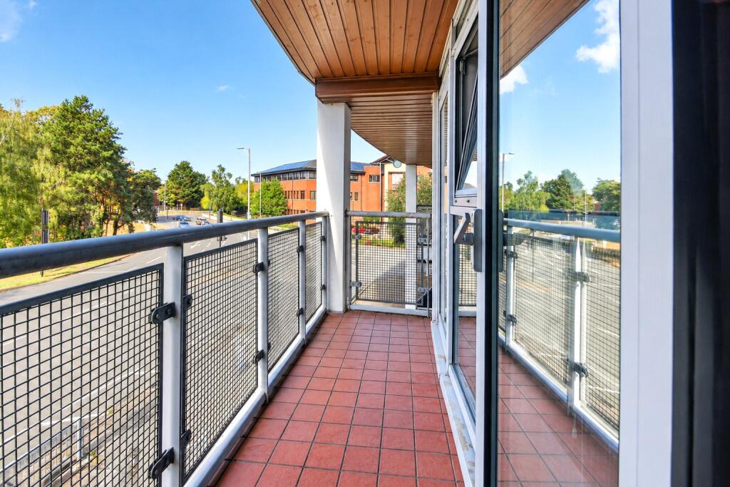 Apartment in Bracknell - View 5