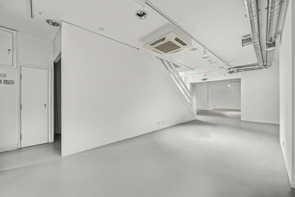 OFFICE 9.jpg