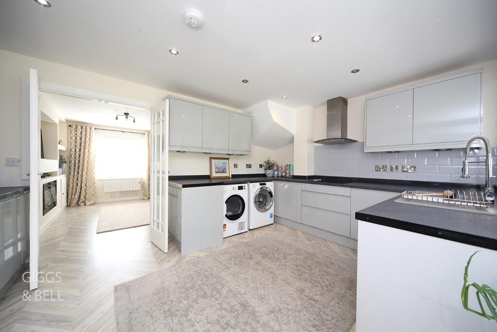 House in Houghton Conquest, Central Bedfordshire - More