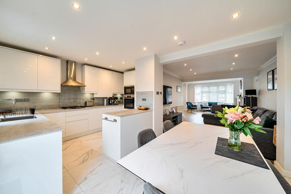 House in London - View 2