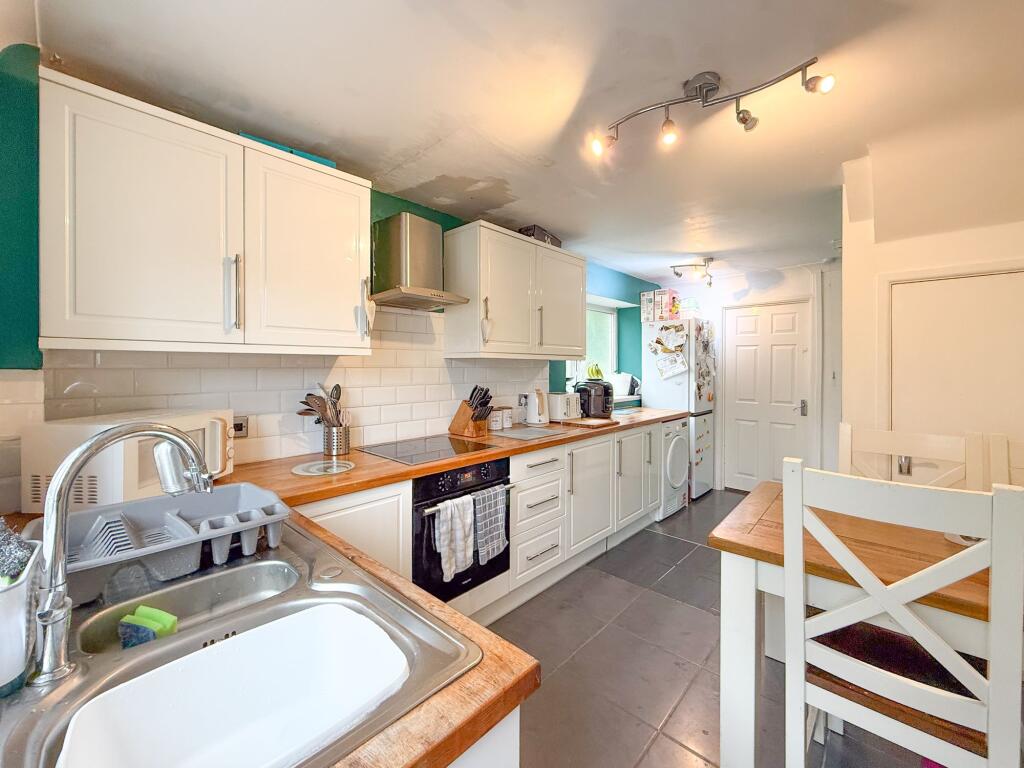 House in Pontllanfraith, Caerphilly - View 5