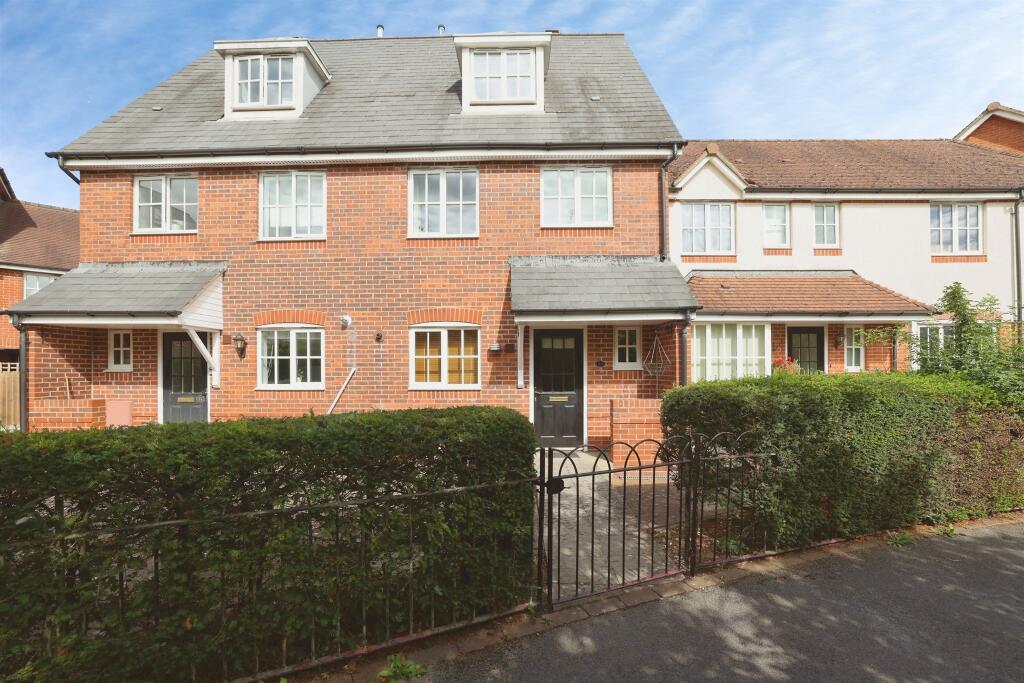 Main image of property: Oaklands Avenue, Amesbury, Salisbury