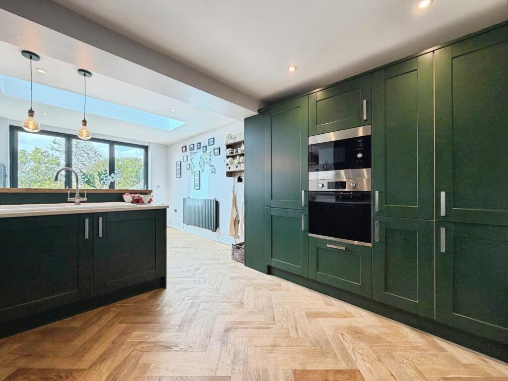 House in Bradford, Staithgate, Low Moor - View 2