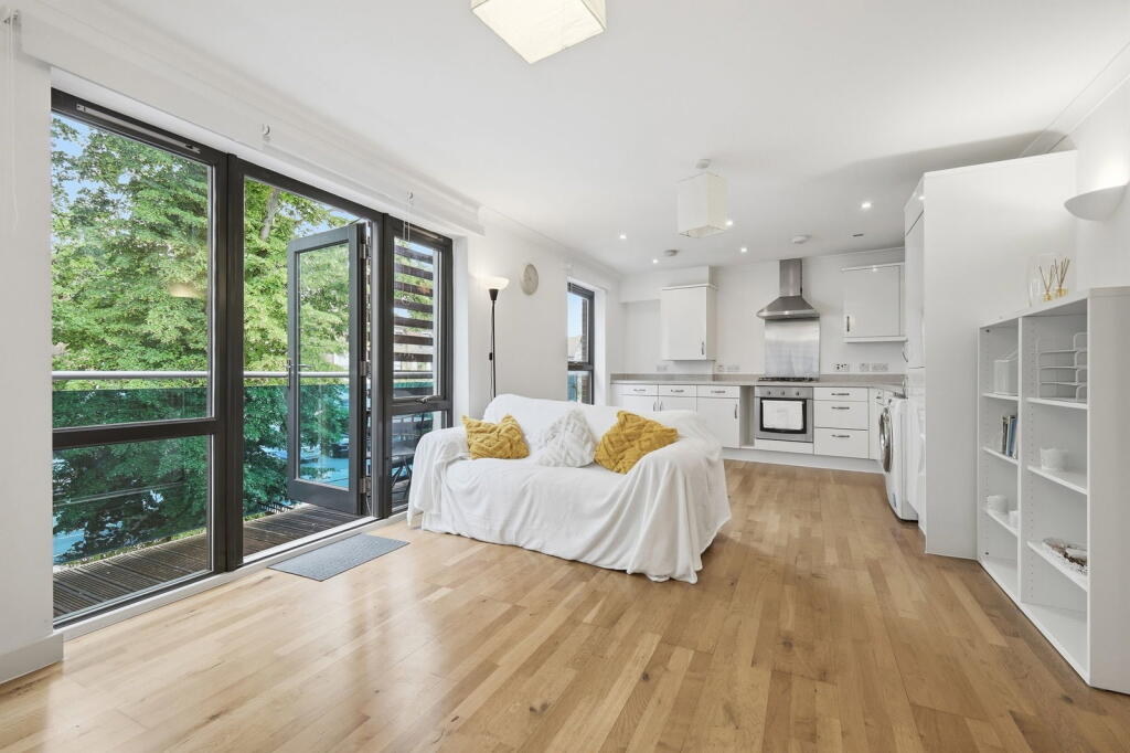 Main image of property: Fouracre Path, Selhurst, SE25
