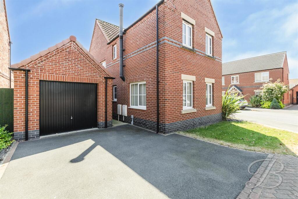 Kingfisher Way, Ollerton, Newark photo 2